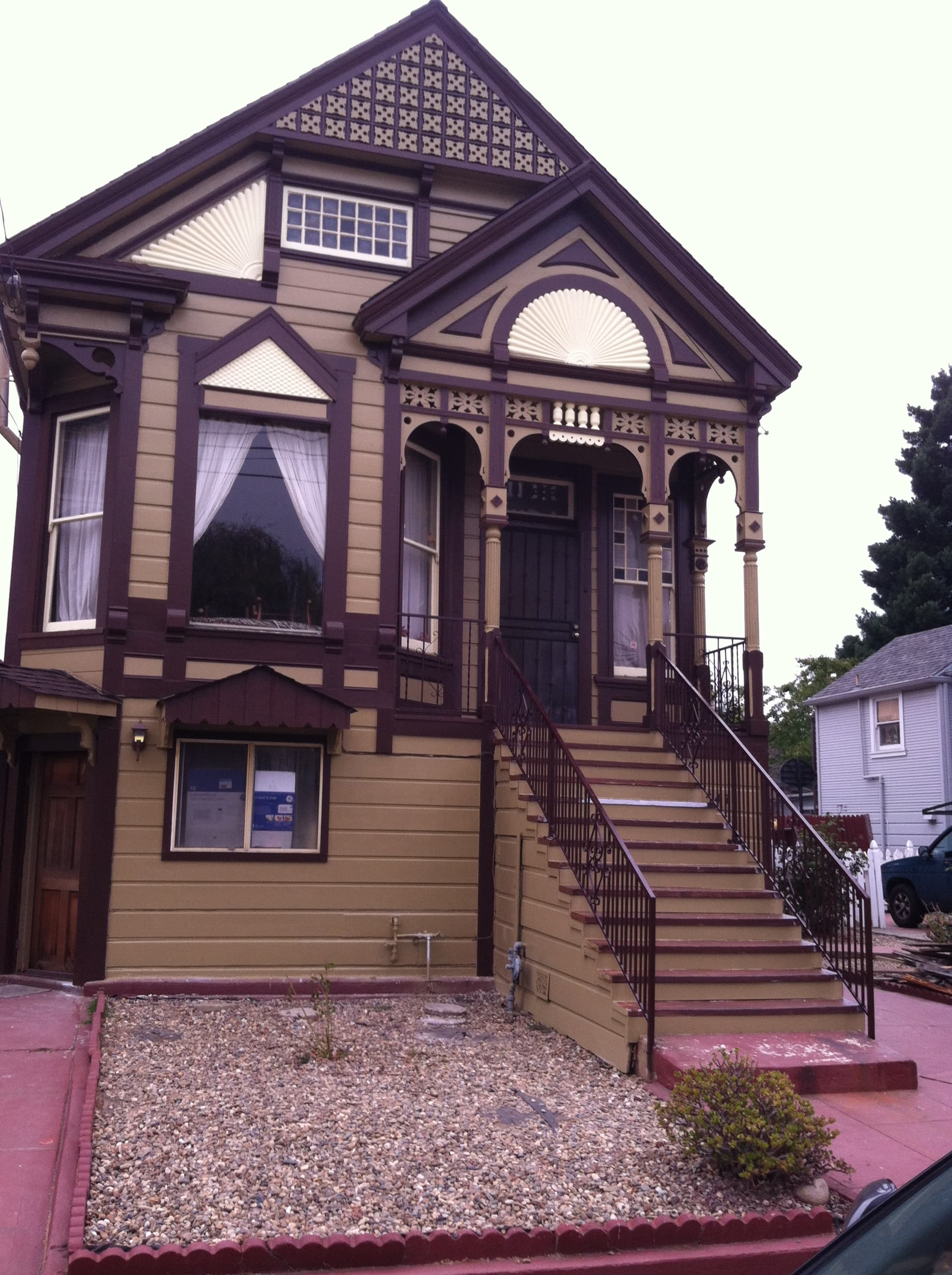 Angled front view with bag zipped and handles upright.